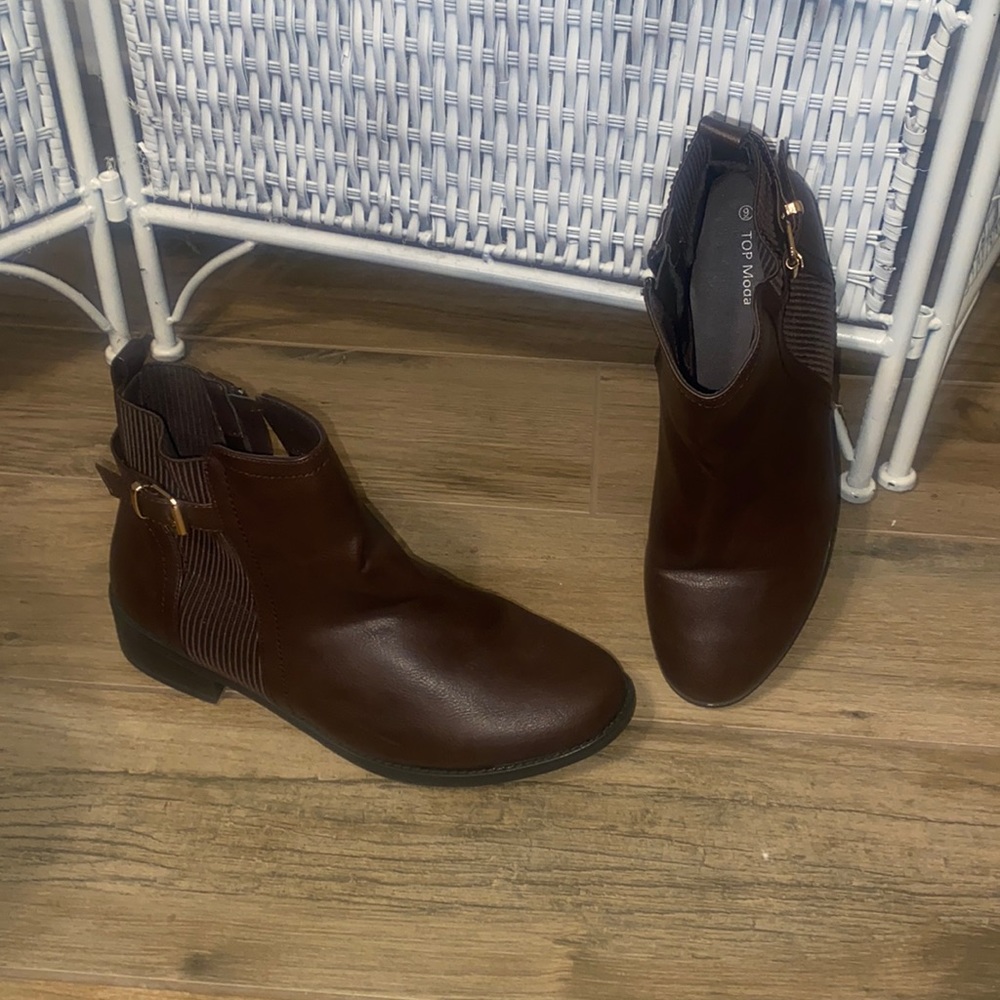 Top Moda Zip Up Ankle Booties Size 9